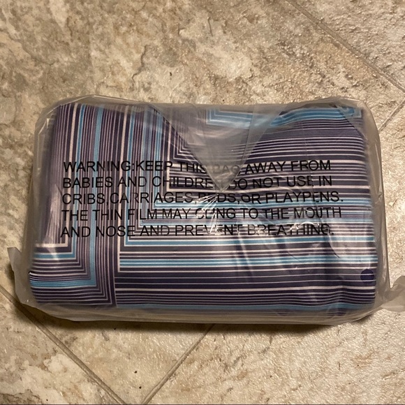 NWT Trina Turk large cosmetic bag - Picture 7 of 8